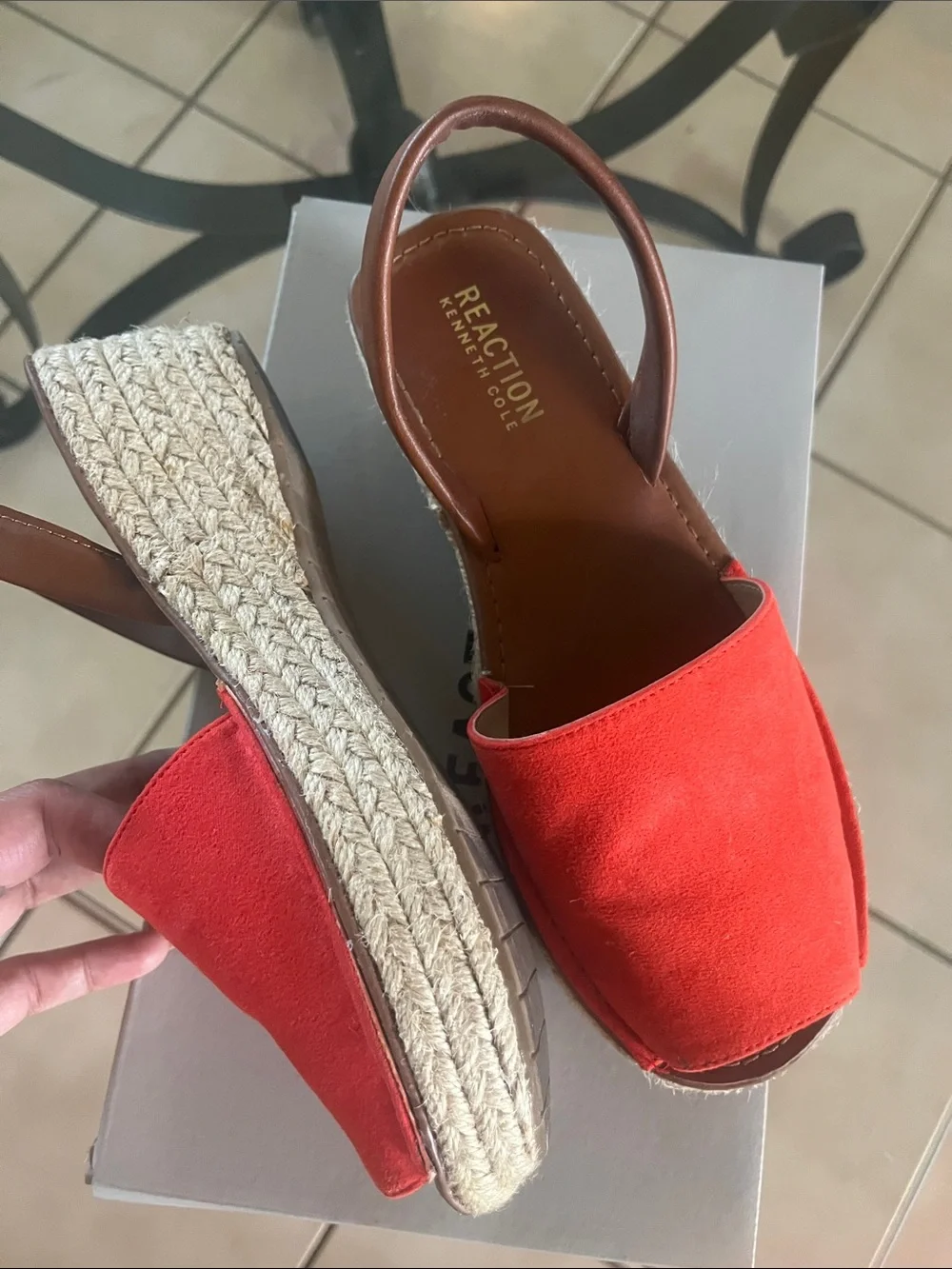 Kenneth Cole 🍒